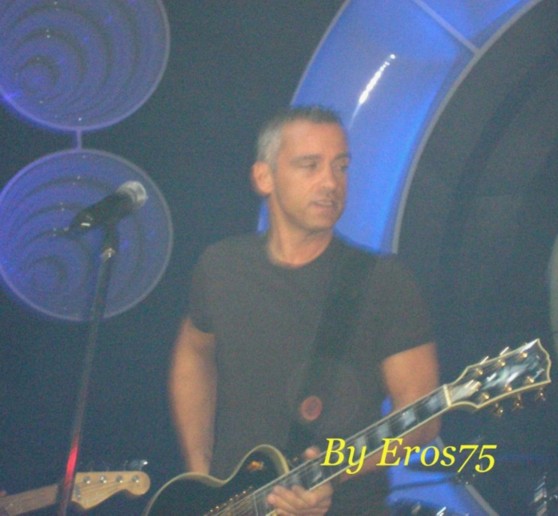 photo EROS A TOP OF THE POP2.jpg